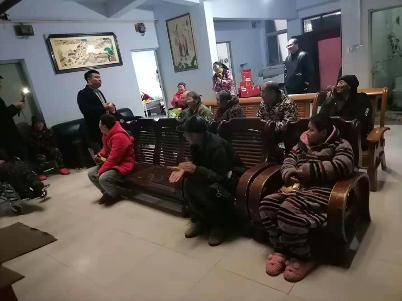 獻(xiàn)愛心大誠(chéng) 獻(xiàn)愛心大誠(chéng)